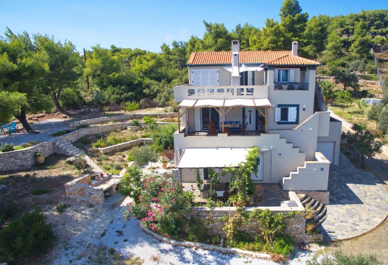 Villa Flora Views Exciting Imagination, 2 Apartments * Patitiri (Alonnisos)