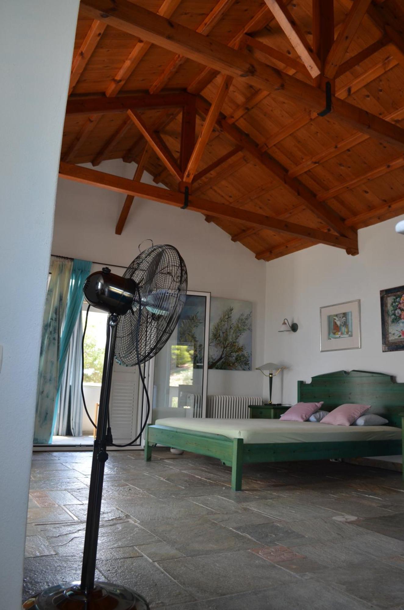 Villa Flora Views Exciting Imagination, 2 Apartments Villa Patitiri (Alonnisos)